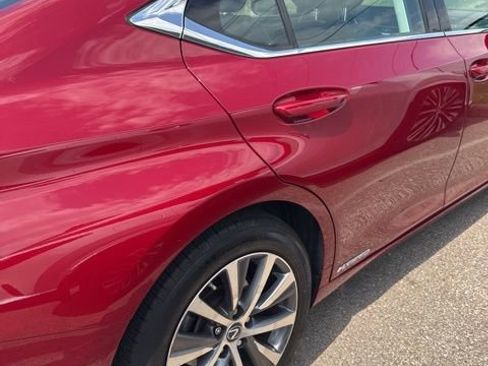 Used 2021 Lexus ES 300h w/ Premium Package image 8