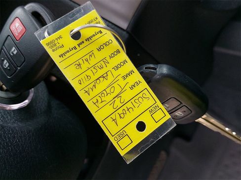 Used 2022 Toyota Tacoma SR image 34