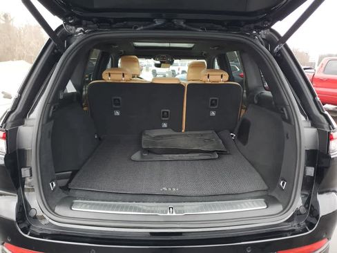 Used 2025 Jeep Grand Cherokee Summit w/ Obsidian Package image 10