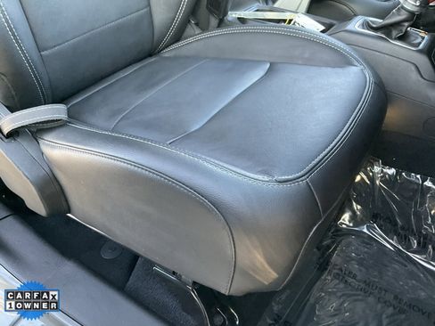 Used 2022 Jeep Wrangler Unlimited Sahara w/ Cold Weather Group image 59