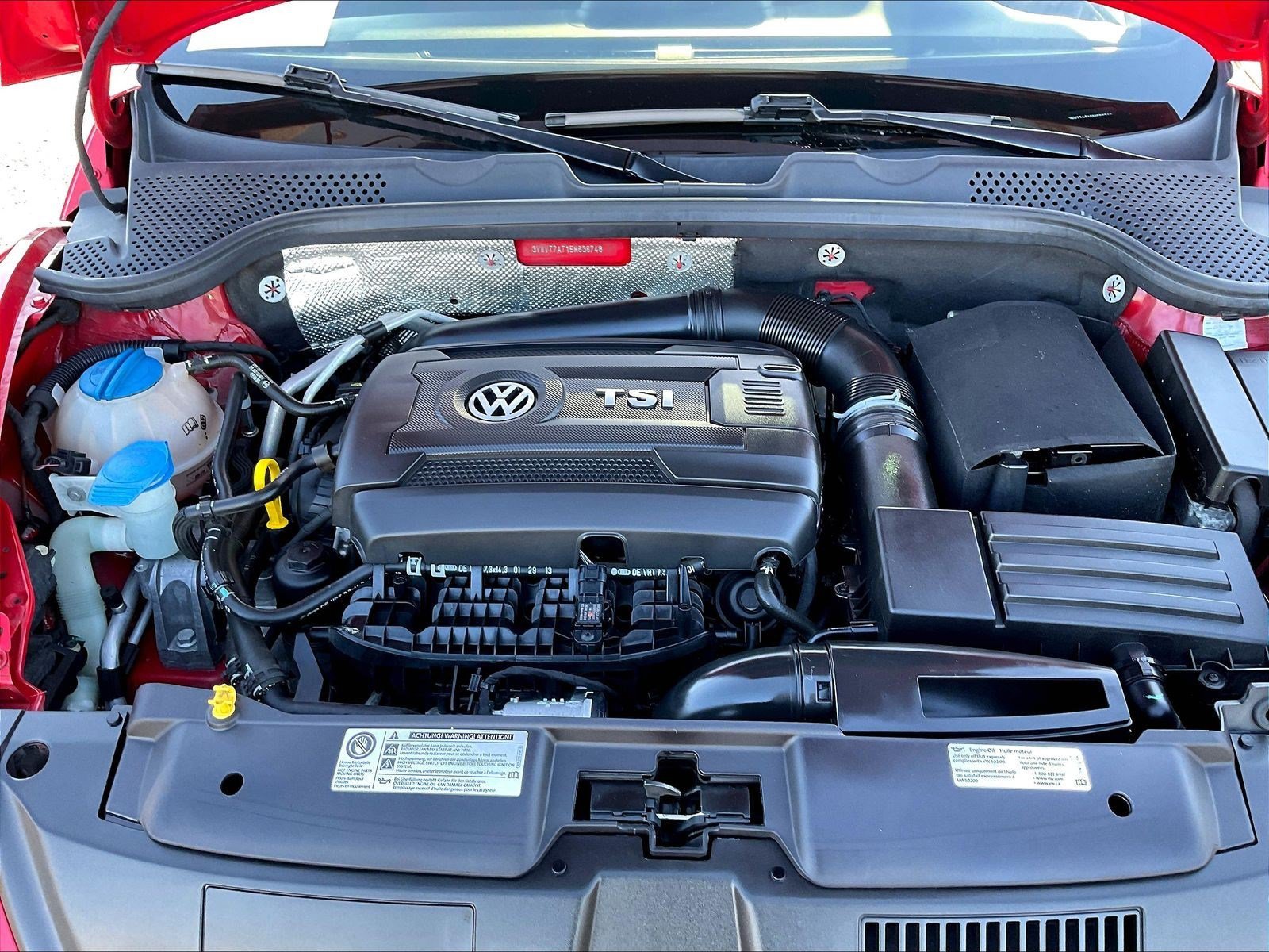 Used 2014 Volkswagen Beetle R-Line FWD image 30