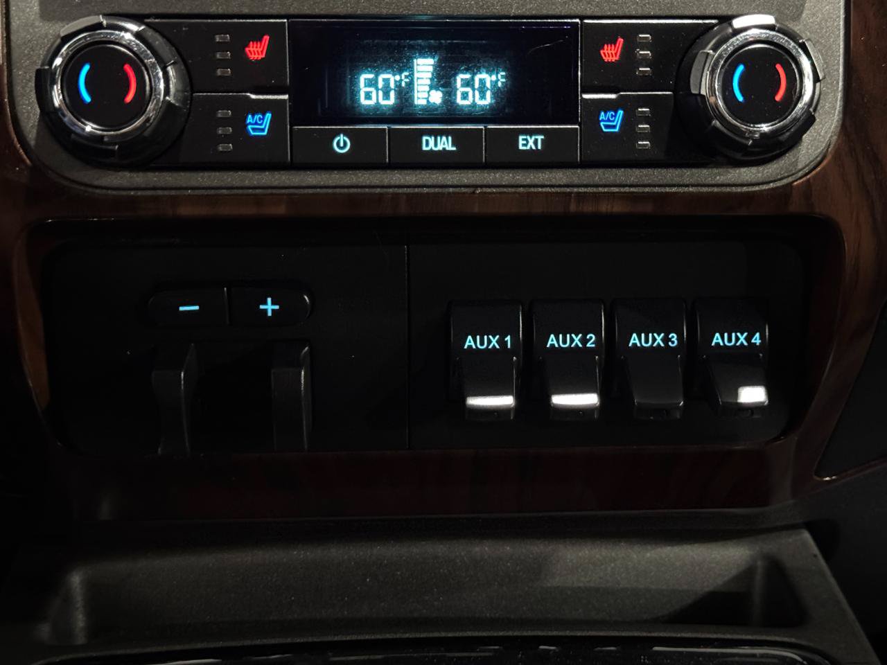 Used 2012 Ford F250 Lariat w/ Chrome Pkg AWD/4WD image 29