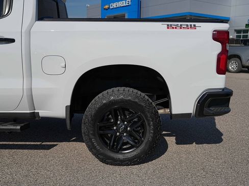 Used 2025 Chevrolet Silverado 1500 LT Trail Boss w/ Convenience Package II AWD/4WD image 12