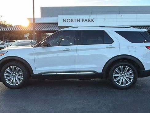 Used 2022 Ford Explorer Limited w/ Equipment Group 301A image 5