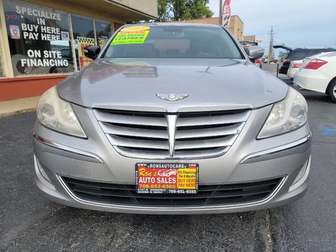 Used 2013 Hyundai Genesis 3.8 image 3