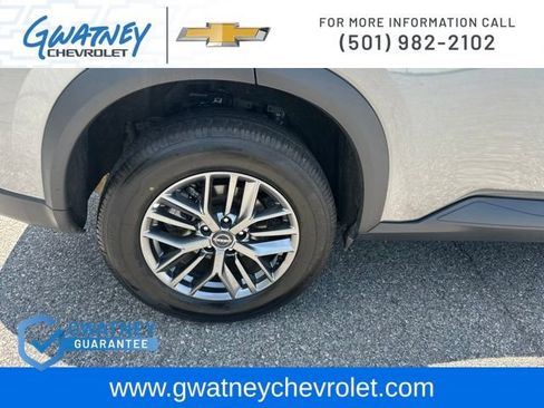 Used 2024 Nissan Rogue S AWD/4WD image 11