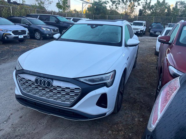 Used 2024 Audi Q8 e-tron Premium Plus AWD/4WD image 1