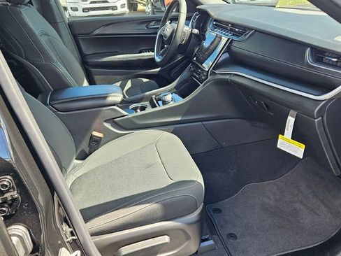 New 2025 Jeep Grand Cherokee L Laredo w/ Luxury Tech Group I image 15