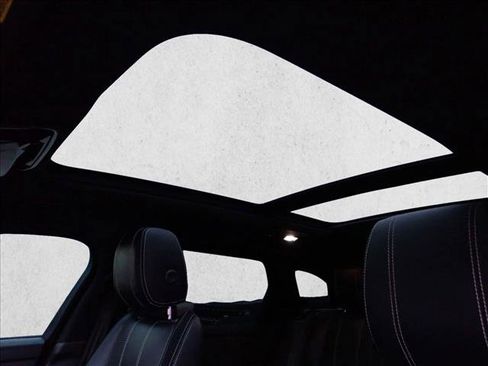 Used 2020 Land Rover Range Rover Velar R-Dynamic S image 13