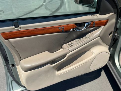 Used 2005 Cadillac De Ville FWD image 37