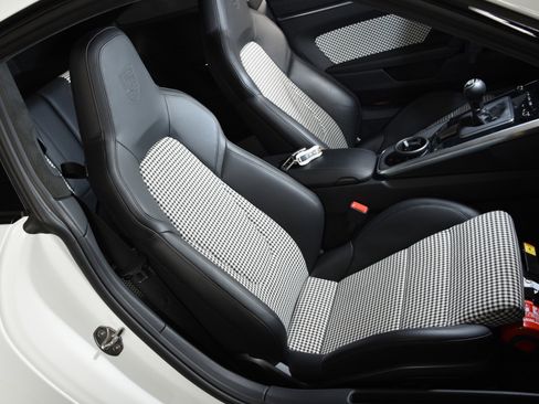 Used 2023 Porsche 911 Sport Classic RWD image 5