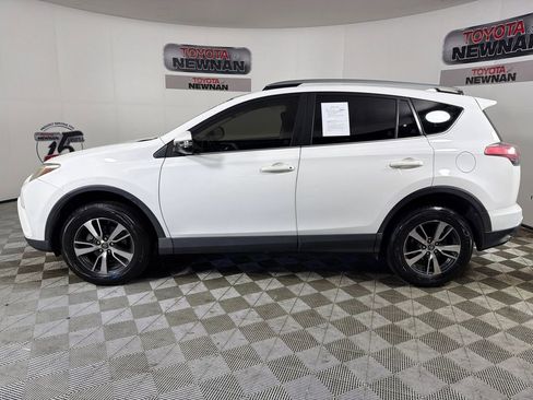 Used 2018 Toyota RAV4 XLE FWD image 7