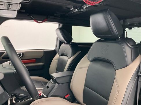 Used 2023 Ford Bronco Wildtrak image 21