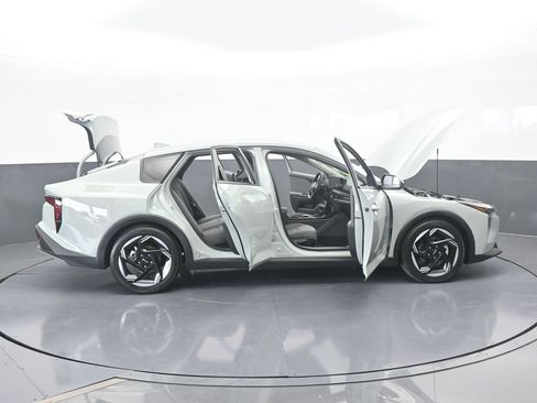 Used 2025 Kia K4 EX image 72