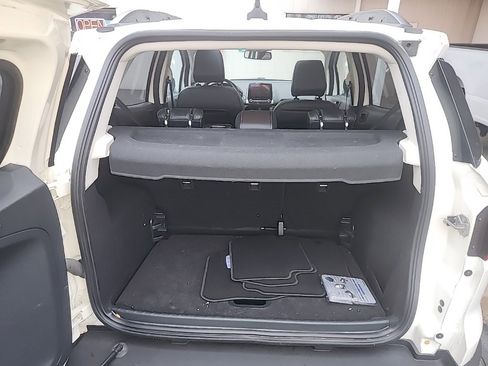 Certified 2020 Ford EcoSport SES image 3