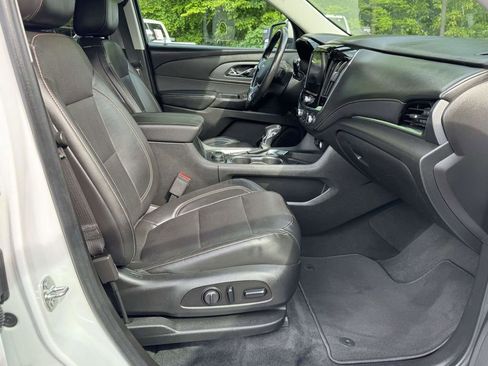 Used 2021 Chevrolet Traverse Premier FWD image 15