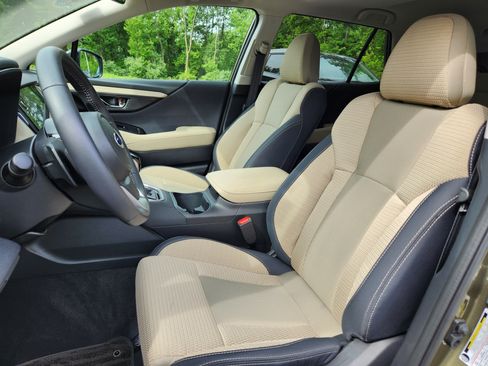 Certified 2025 Subaru Outback Premium AWD/4WD image 10