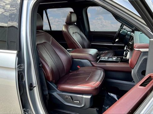 Used 2022 Ford Expedition Limited AWD/4WD image 32