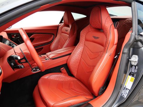 Used 2019 Aston Martin DBS Superleggera image 28