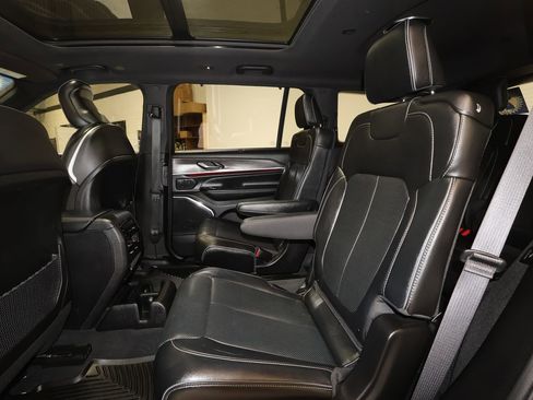 Used 2023 Jeep Grand Cherokee L Overland w/ Advanced Protech Group III image 25