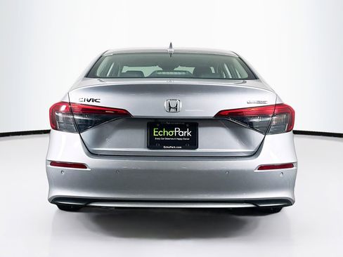Used 2022 Honda Civic Touring image 7