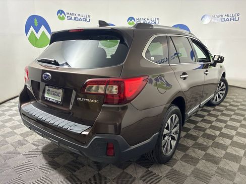Used 2019 Subaru Outback 2.5i Touring AWD/4WD image 11