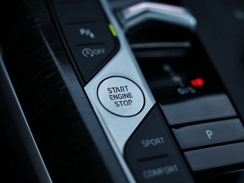 Used 2023 BMW 330i Sedan w/ Driving Assistance Package image 38