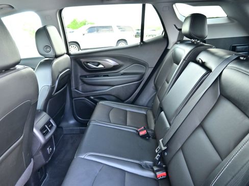 Used 2024 GMC Terrain SLT AWD/4WD image 15