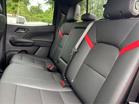 New 2026 Chevrolet Colorado Z71 w/ Technology Package image 19