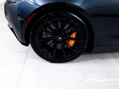 Used 2023 McLaren Artura image 23