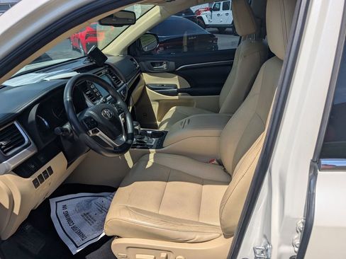 Used 2014 Toyota Highlander Limited AWD/4WD image 13