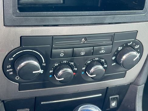 Used 2005 Chrysler 300 Touring image 15