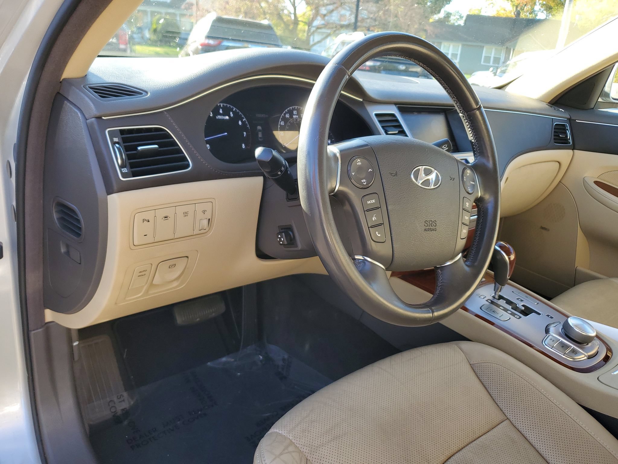 Used 2012 Hyundai Genesis 3.8 w/ Premium Pkg RWD image 17