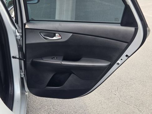 Used 2020 Kia Forte LXS FWD image 11