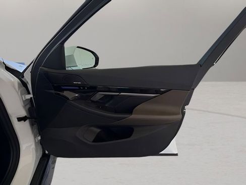 Certified 2024 BMW 530i w/ Premium Package image 31