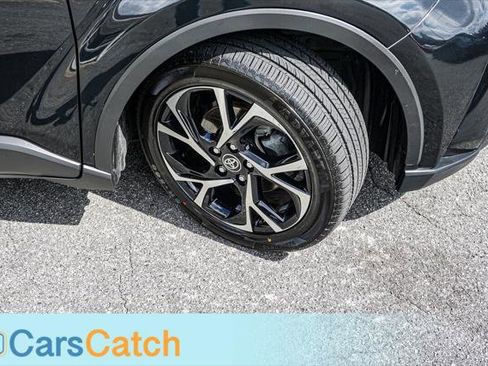 Used 2020 Toyota C-HR XLE image 17