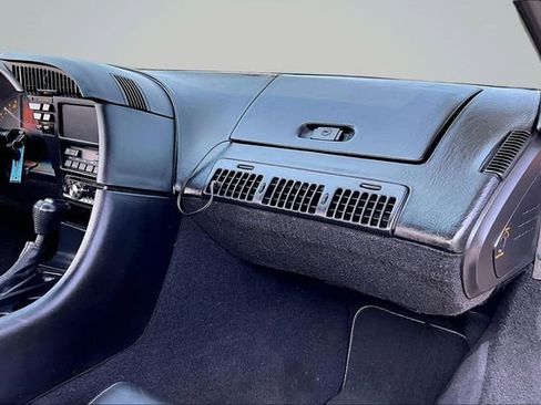 Used 1992 Chevrolet Corvette Convertible RWD image 19