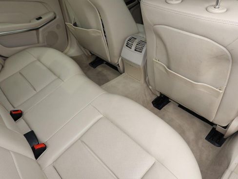 Used 2014 Mercedes-Benz E 350 Sedan image 25