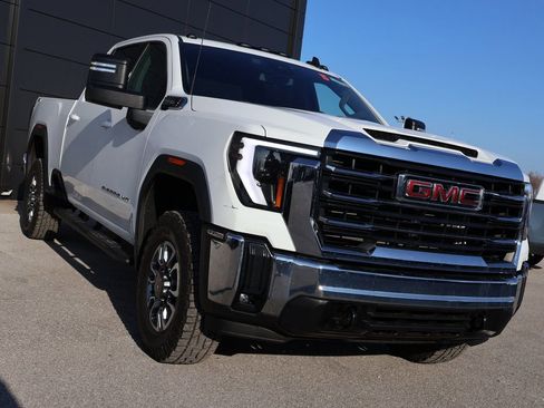 Used 2024 GMC Sierra 2500 SLE image 6