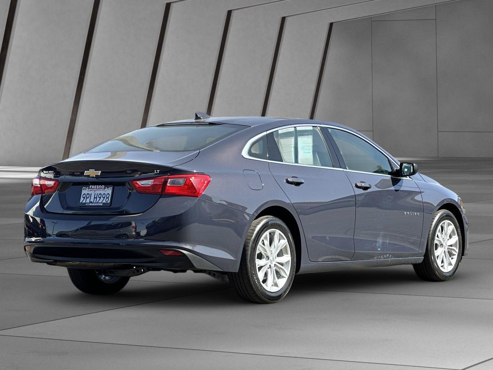 Used 2025 Chevrolet Malibu LT FWD image 4