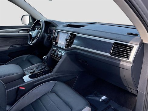 Used 2021 Volkswagen Atlas SEL Premium image 34