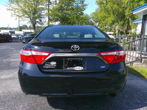 Used 2017 Toyota Camry SE FWD image 6