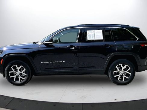 Certified 2023 Jeep Grand Cherokee Limited w/ Luxury Tech Group II AWD/4WD image 5