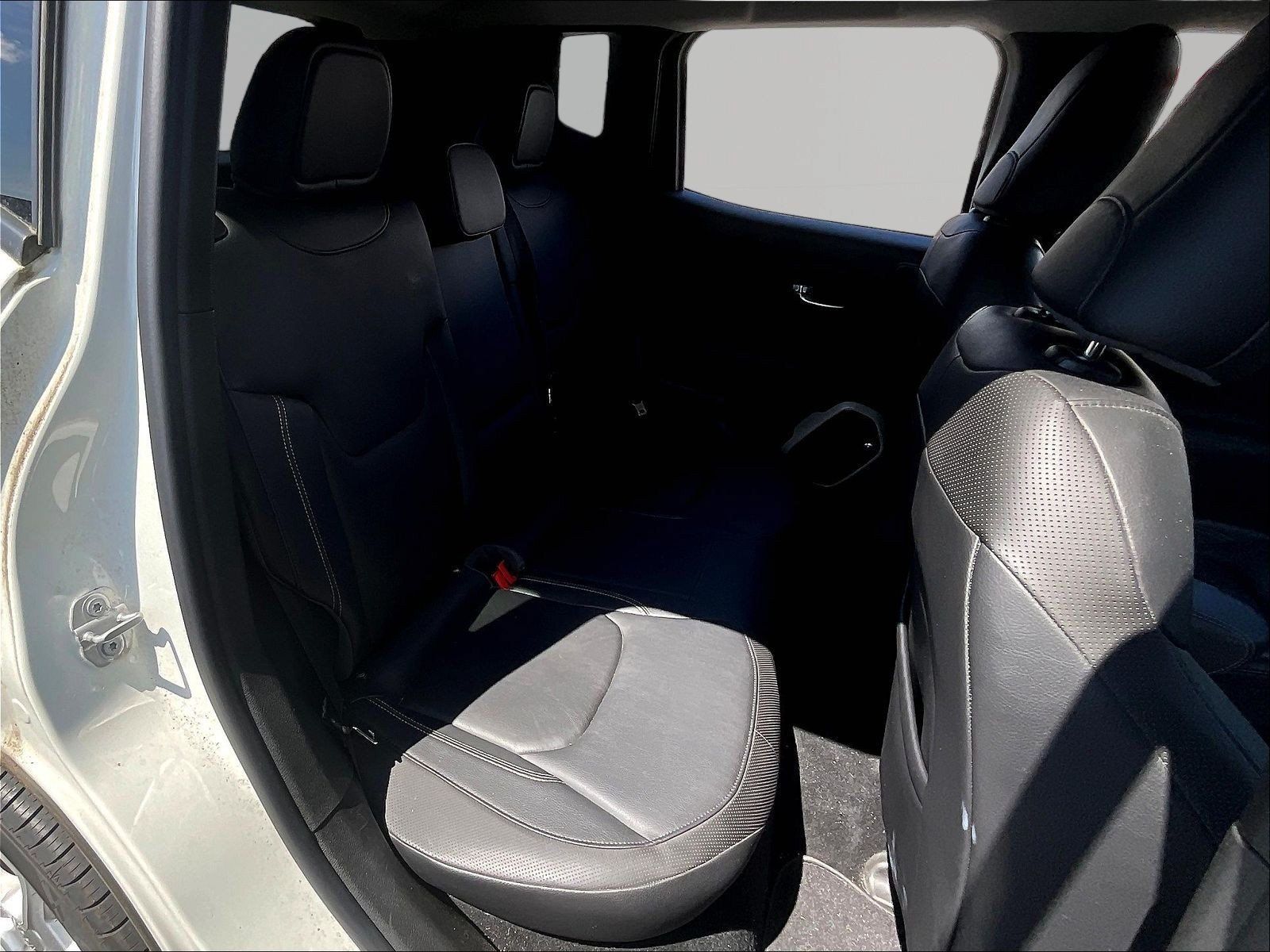 Used 2016 Jeep Renegade Limited AWD/4WD image 25