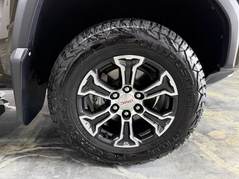 Used 2024 GMC Canyon AT4 w/ AT4 Premium Package AWD/4WD image 30