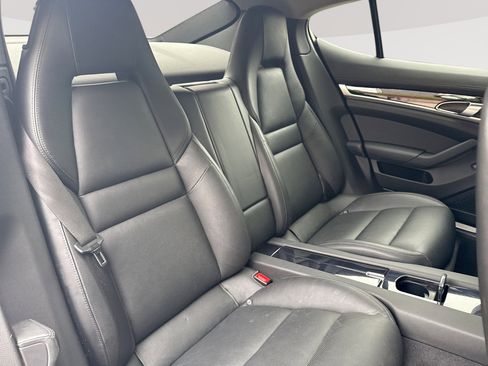 Used 2016 Porsche Panamera 4 AWD/4WD image 26