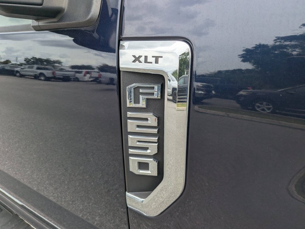 Used 2022 Ford F250 XLT w/ XLT Premium Package AWD/4WD image 12