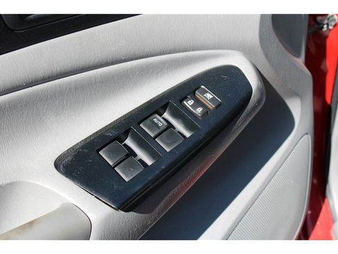 Used 2014 Toyota Tacoma 4x4 Double Cab image 29