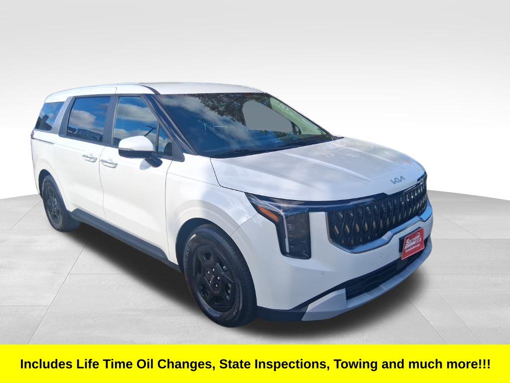 Certified 2026 Kia Carnival FWD image 3