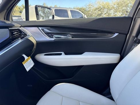 New 2025 Cadillac XT6 Sport image 23